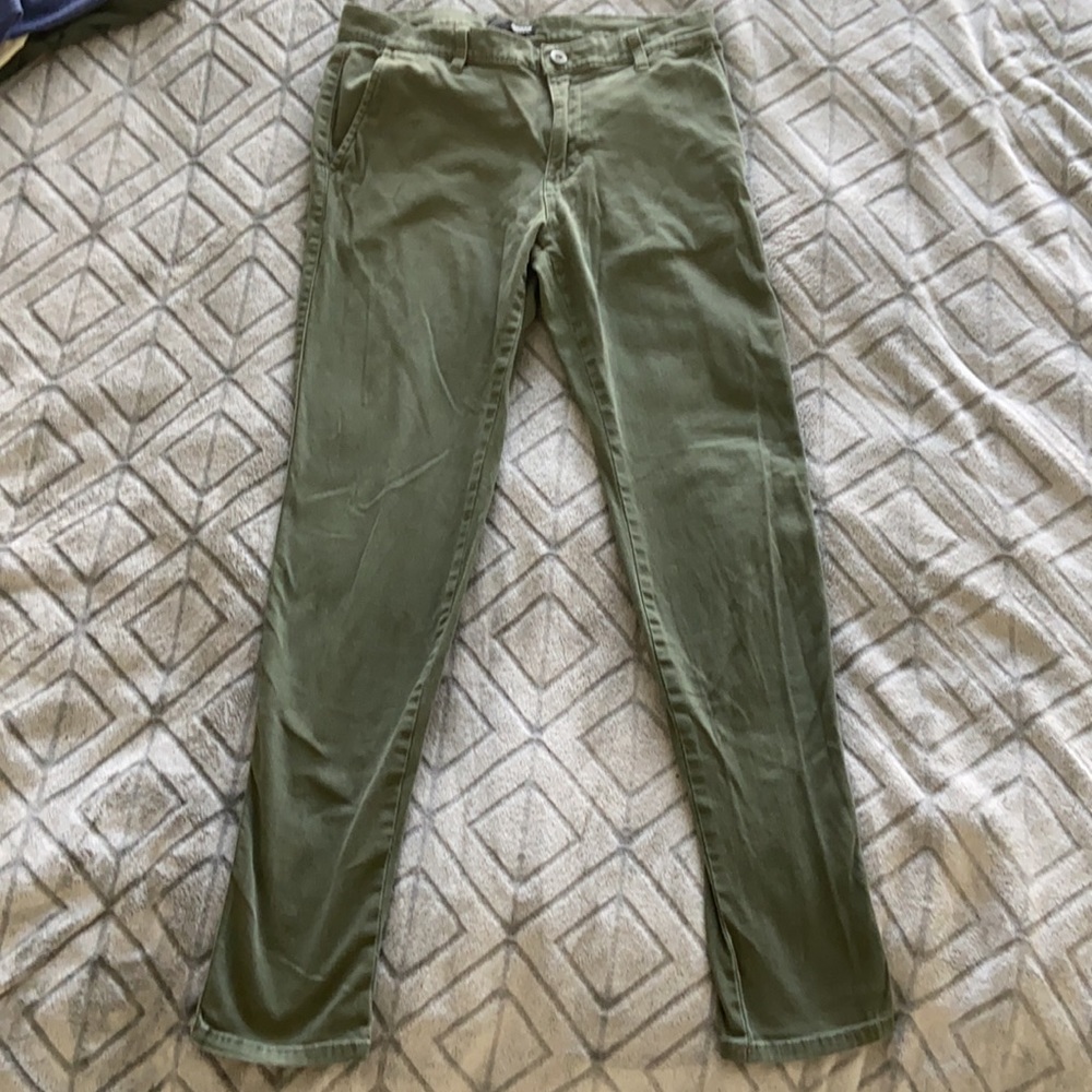 OLIVE GREEN PANTS WITH TAPERED LEG